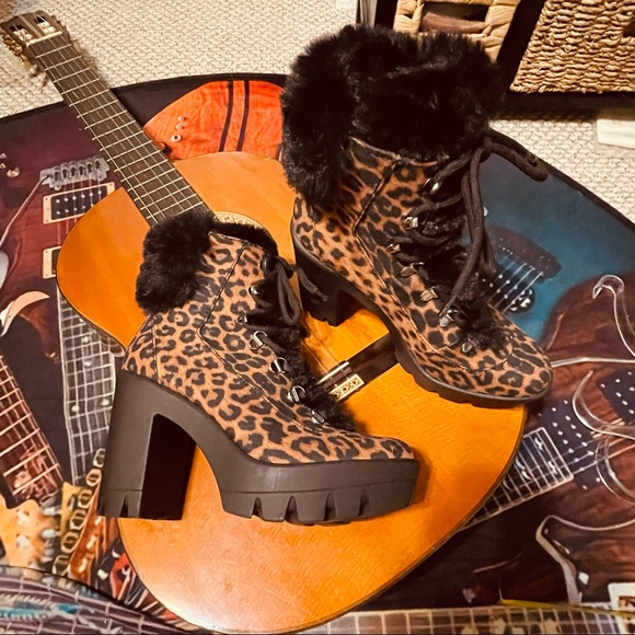 SALE!!! 🐅Fabulous Jessica Simpson Leopard Fur Top Heeled Combat Booties! - Picture 1 of 16